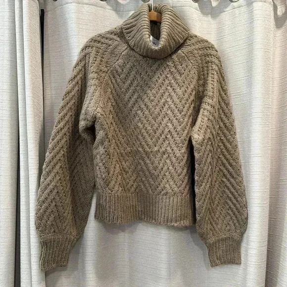 New Cliche women’s chevron turtleneck sweater Camel size Small - Picture 6 of 6